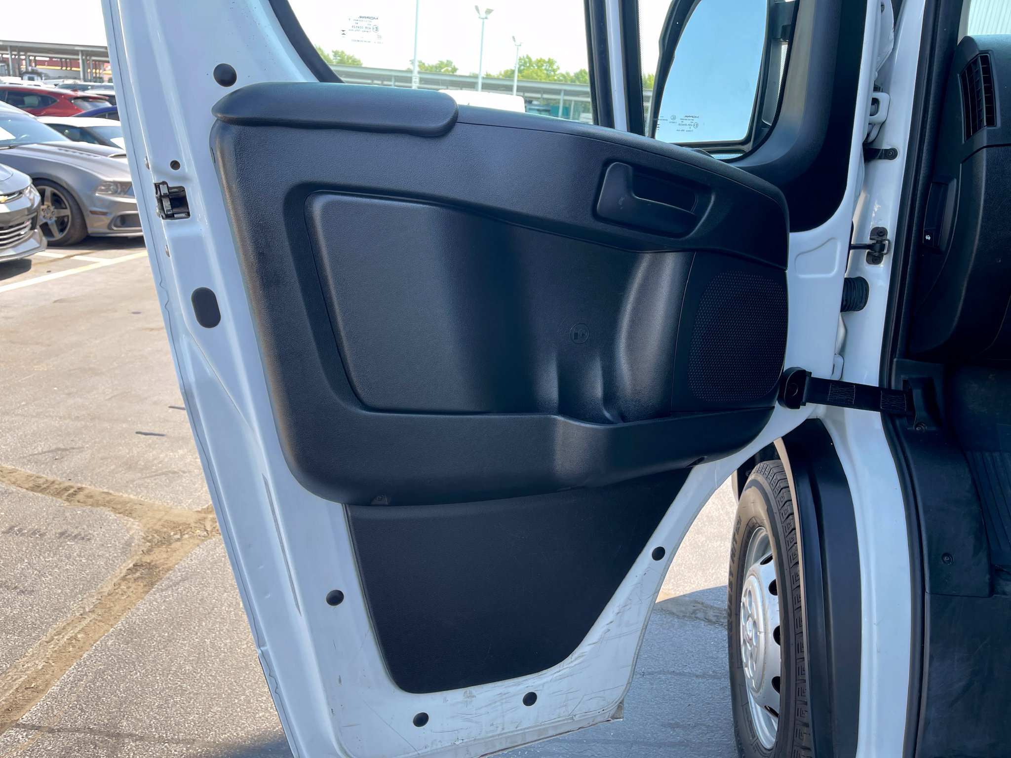 Used 2023 RAM ProMaster 2500 FWD image 12
