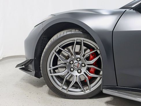 Used 2025 Chevrolet Corvette Z06 RWD image 16