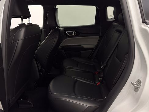 Used 2025 Jeep Compass Limited AWD/4WD image 23