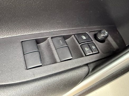 Used 2024 Toyota Corolla Cross XLE image 29