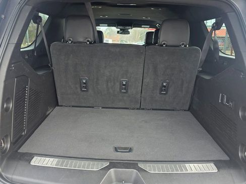 Used 2023 Chevrolet Suburban Premier RWD image 11