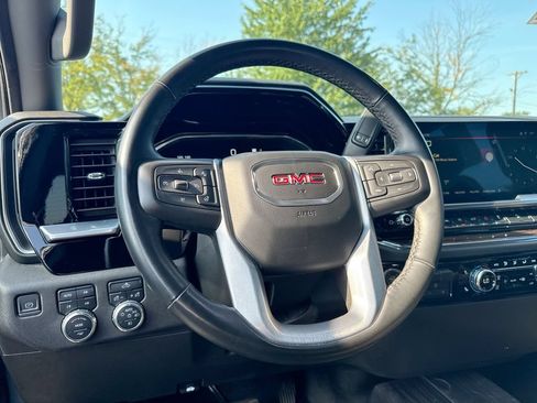 Used 2023 GMC Sierra 1500 Elevation w/ X31 Off-Road Package AWD/4WD image 11