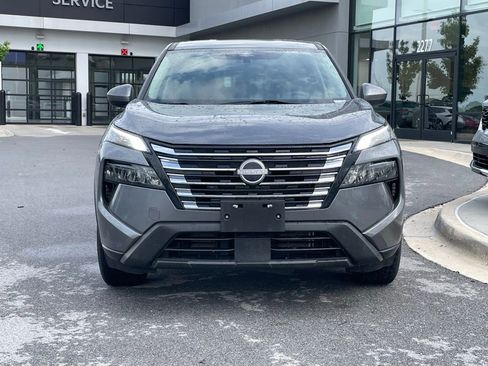 Used 2024 Nissan Rogue SV AWD/4WD image 2