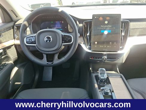 New 2026 Volvo XC90 B6 Plus w/ Protection Package Premier image 11