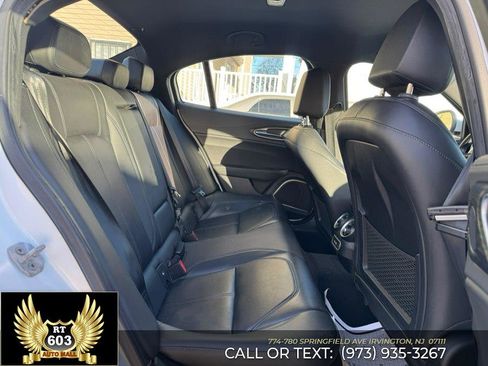 Used 2023 Alfa Romeo Giulia Sprint image 8