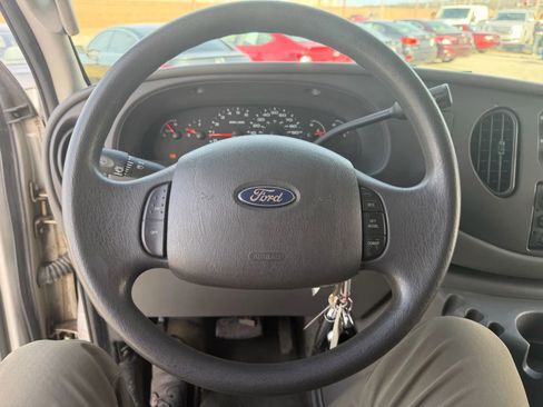 Used 2005 Ford E-350 and Econoline 350 XL image 21