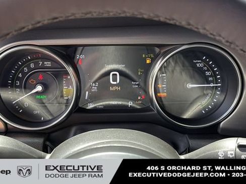 Used 2023 Jeep Wrangler Unlimited w/ Sun & Screen Package AWD/4WD image 15