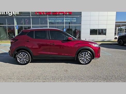 Used 2024 Nissan Kicks SV image 38