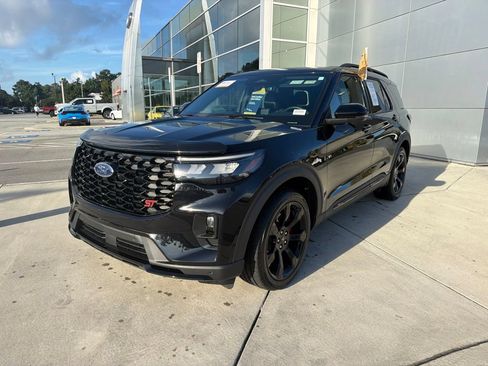 Used 2026 Ford Explorer ST w/ Sun And Sound Package RWD image 3