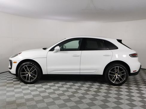 Certified 2026 Porsche Macan AWD/4WD image 2