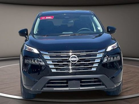Certified 2026 Nissan Rogue SV FWD image 3