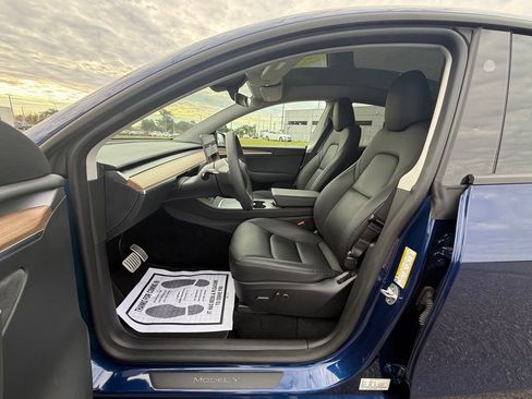 Used 2023 Tesla Model Y Performance image 15