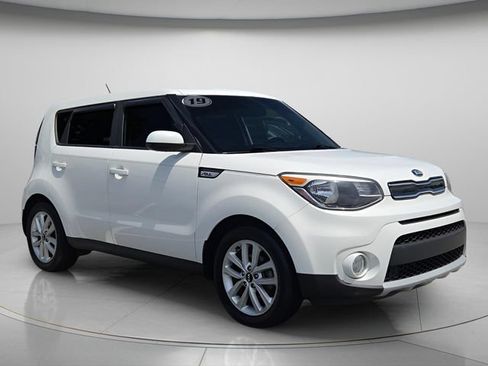 Used 2019 Kia Soul + FWD image 8