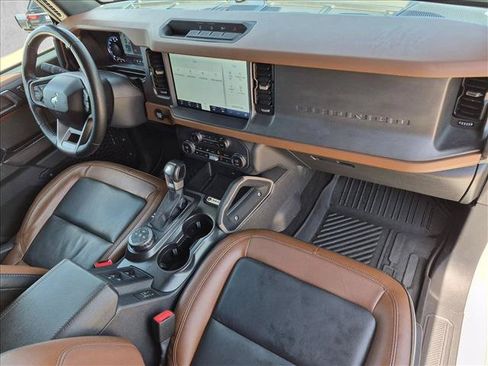Used 2024 Ford Bronco Outer Banks AWD/4WD image 21