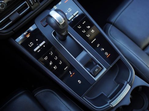 Used 2023 Porsche Macan S w/ Premium Package Plus image 33