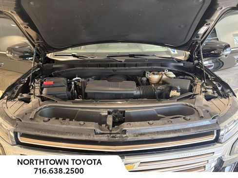 Used 2023 Chevrolet Suburban High Country image 35