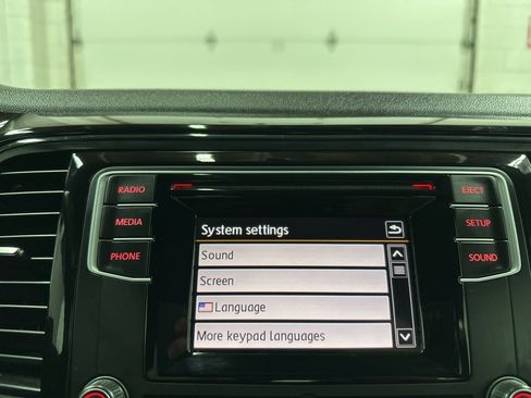 Used 2019 Volkswagen Beetle 2.0T S image 29