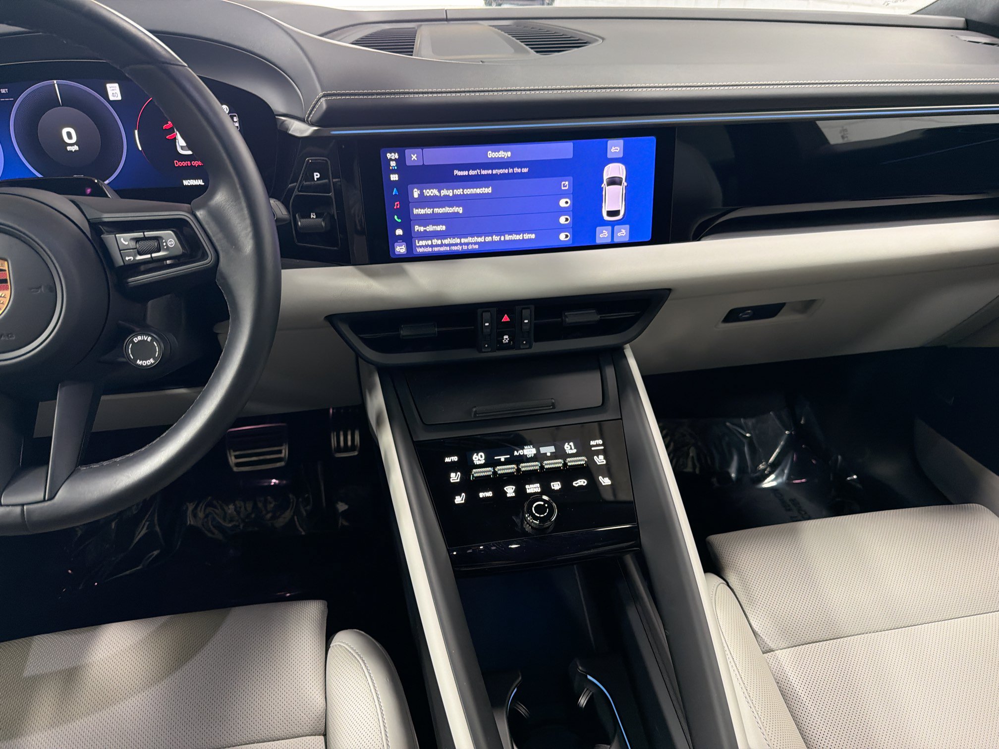 Certified 2026 Porsche Macan 4S Electric AWD/4WD image 19