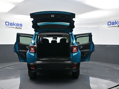 Used 2022 Jeep Renegade Latitude w/ Sun/Sound Group image 56