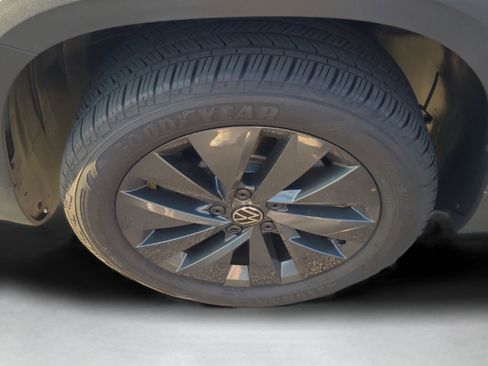 Used 2024 Volkswagen Taos S image 9