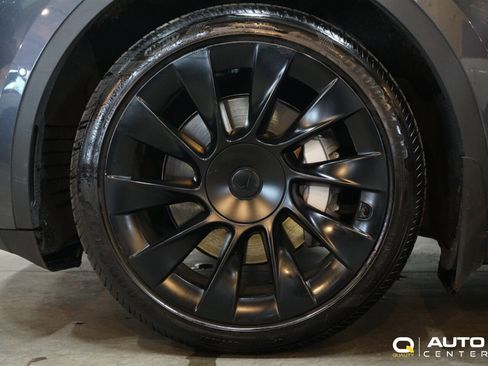 Used 2021 Tesla Model Y Long Range image 7