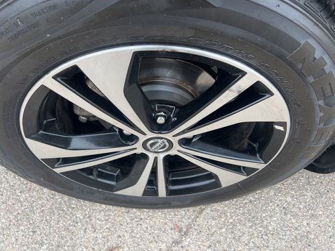 Certified 2023 Nissan Sentra SV image 36