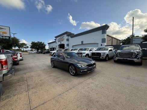 Used 2017 BMW 330i Sedan RWD image 45