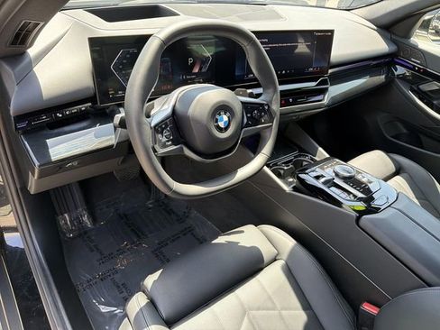 Used 2026 BMW 530i RWD image 9