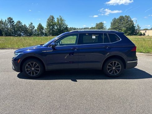 Used 2022 Volkswagen Tiguan SE AWD/4WD image 4