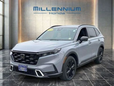 Used 2023 Honda CR-V Sport Touring image 4
