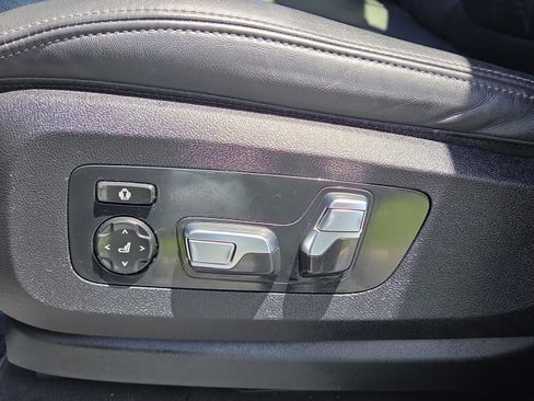 Used 2023 BMW X7 xDrive40i w/ Executive Package AWD/4WD image 10