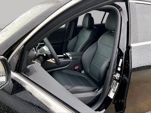 Used 2026 Mercedes-Benz GLC 300 4MATIC image 8