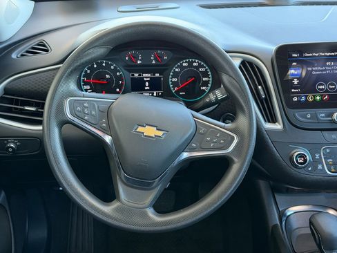 Used 2025 Chevrolet Malibu LT image 14