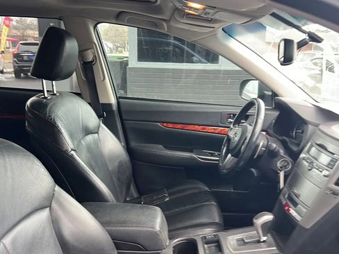 Used 2010 Subaru Outback 2.5i Limited image 19