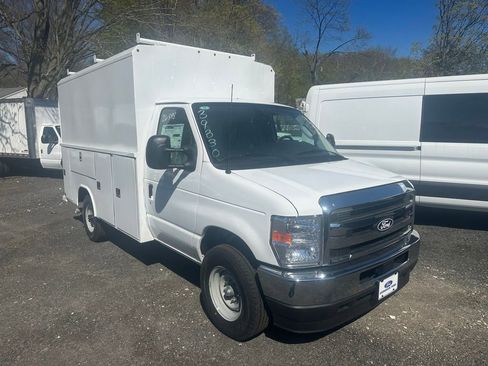 New 2026 Ford E-350 and Econoline 350 Super Duty w/ Power Equipment Group RWD image 3