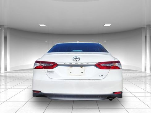 Used 2020 Toyota Camry LE image 4