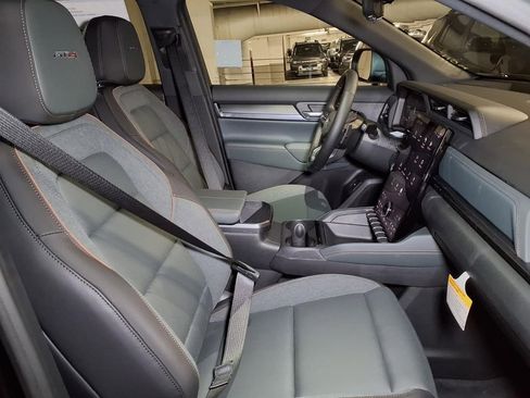 New 2026 GMC Terrain AT4 w/ Technology Package II AWD/4WD image 6