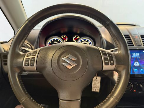 Used 2011 Suzuki SX4 AWD Hatchback image 14