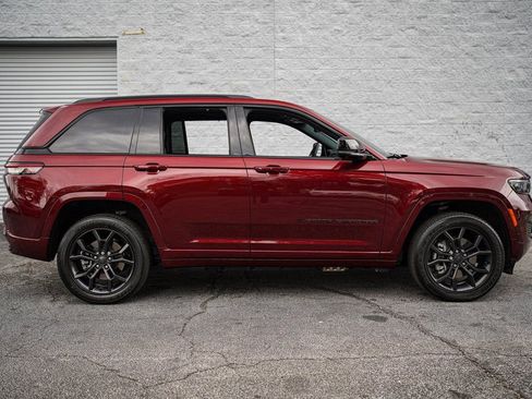 Used 2024 Jeep Grand Cherokee Limited 4xe image 18