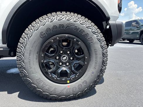 New 2026 Ford Bronco Big Bend w/ Black Diamond Package AWD/4WD image 10