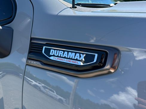 Used 2024 GMC Sierra 1500 AT4X AWD/4WD image 9