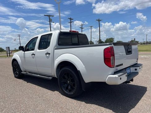 Certified 2020 Nissan Frontier SV w/ Midnight Edition Floor Mats RWD image 5