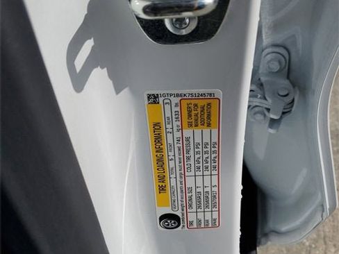 New 2025 GMC Canyon Elevation w/ Convenience Package image 32