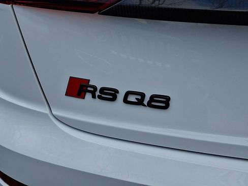 Certified 2024 Audi RS Q8 image 30