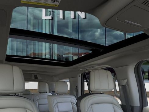 New 2026 Lincoln Navigator Reserve AWD/4WD image 56