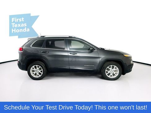 Used 2016 Jeep Cherokee Latitude w/ Safety/Convenience Group image 10
