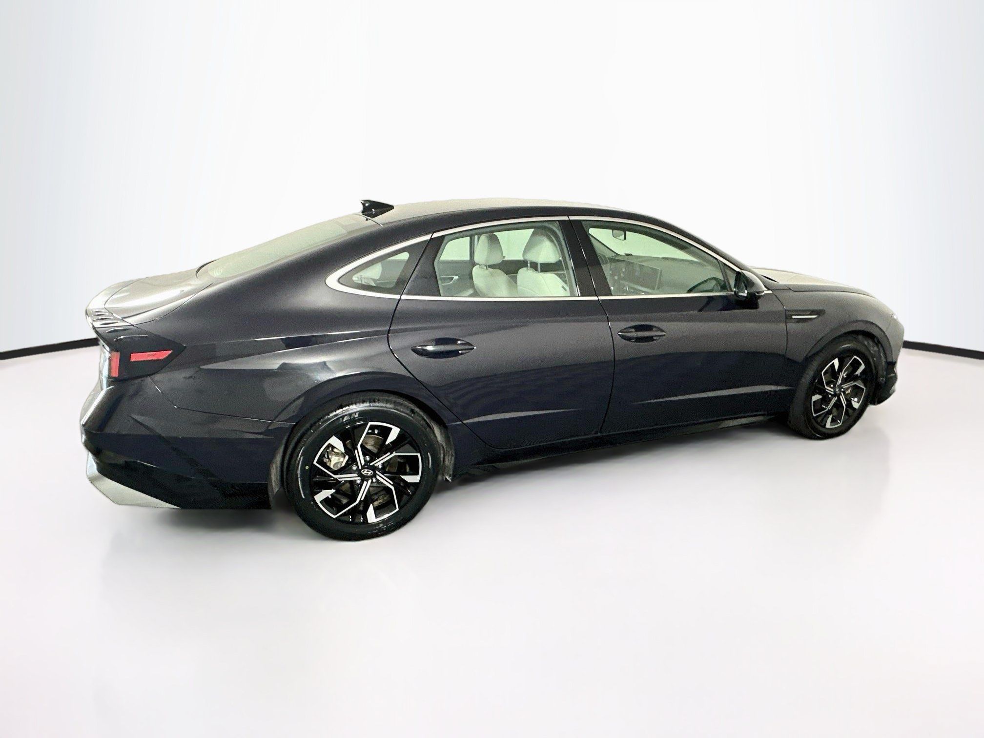 Used 2025 Hyundai Sonata SEL FWD image 10