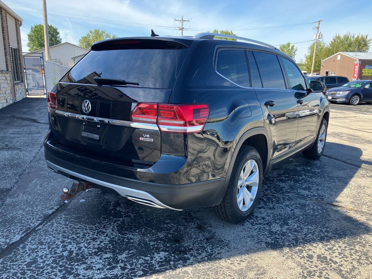 Used 2019 Volkswagen Atlas SE w/ Towing Package AWD/4WD image 3