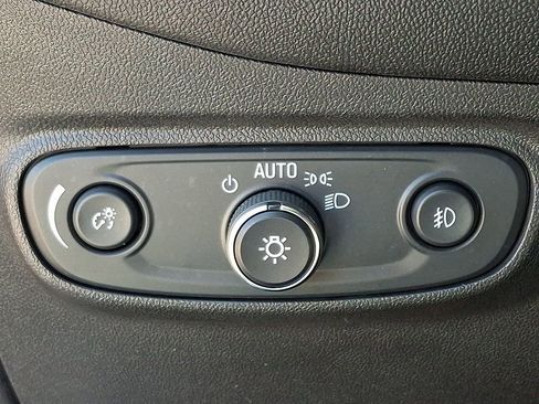 Used 2021 Chevrolet Equinox Premier image 26