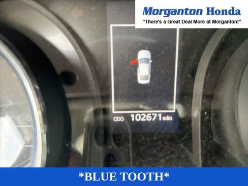 Used 2019 Toyota Camry SE image 3